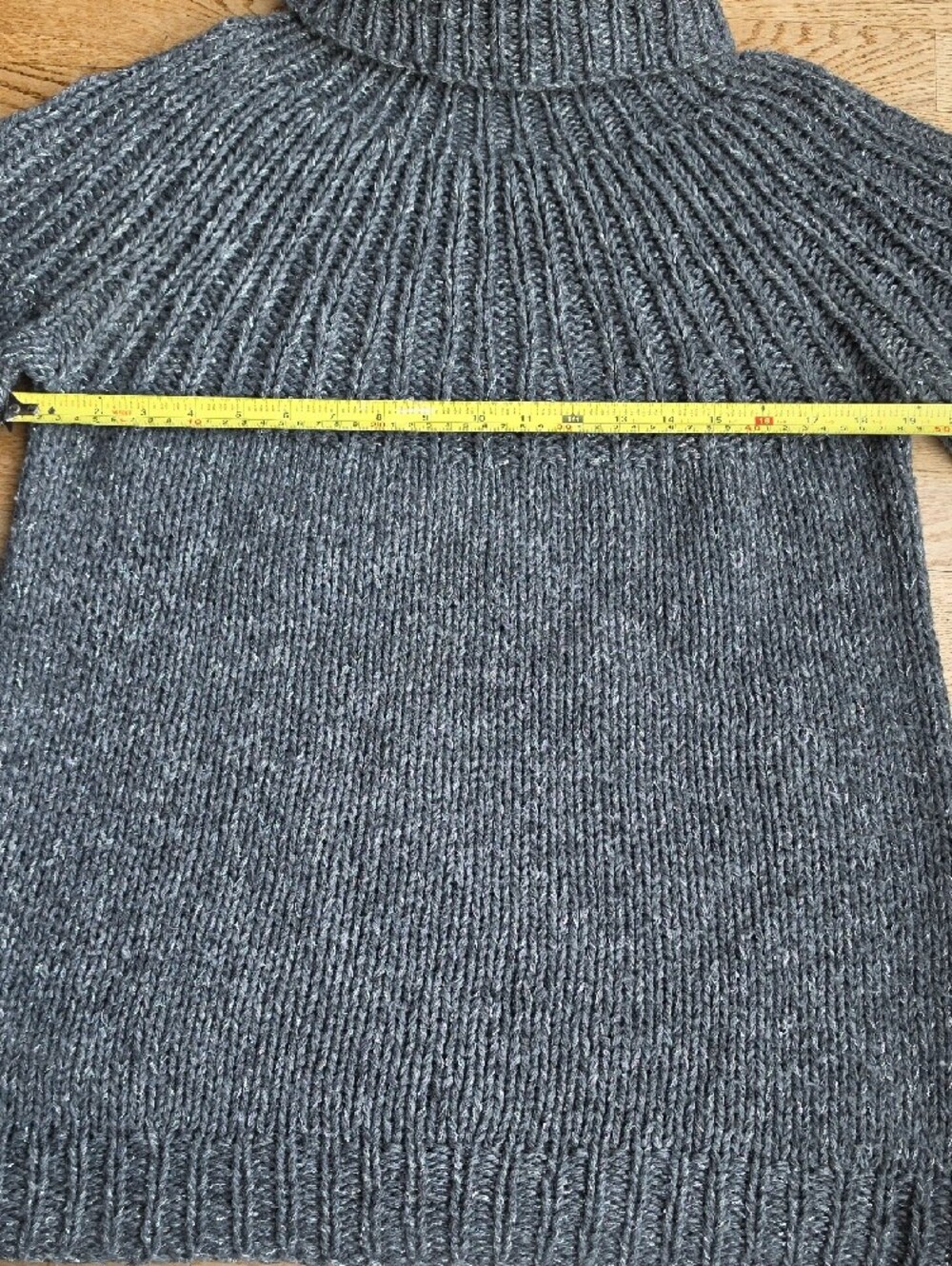 (M) Chunky Grey Turtleneck Pullover Sweater Metallic Accents Y2K Cozy Cabincore - Picture 4 of 6